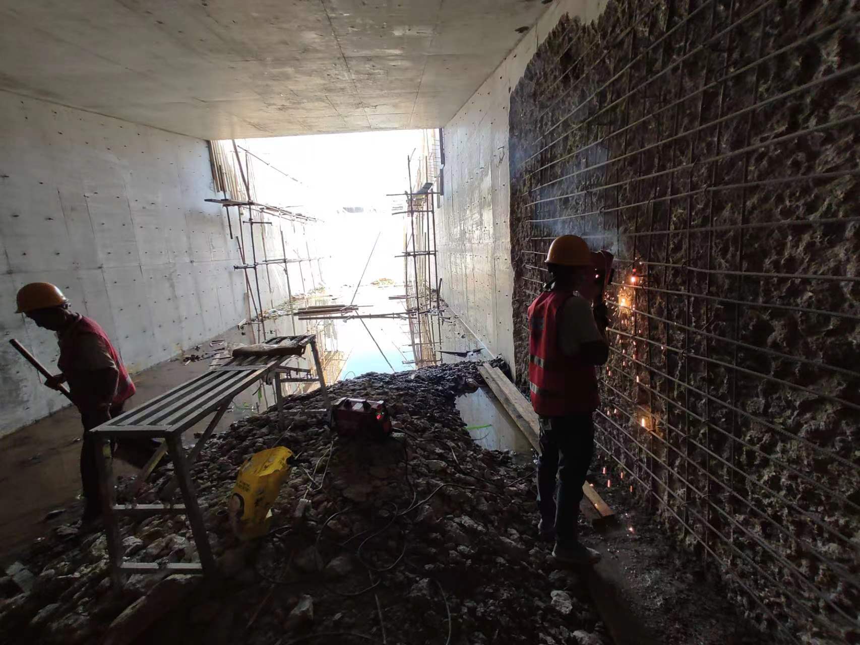 黑河挖断承重墙导致楼体开裂，加固施工方案出炉